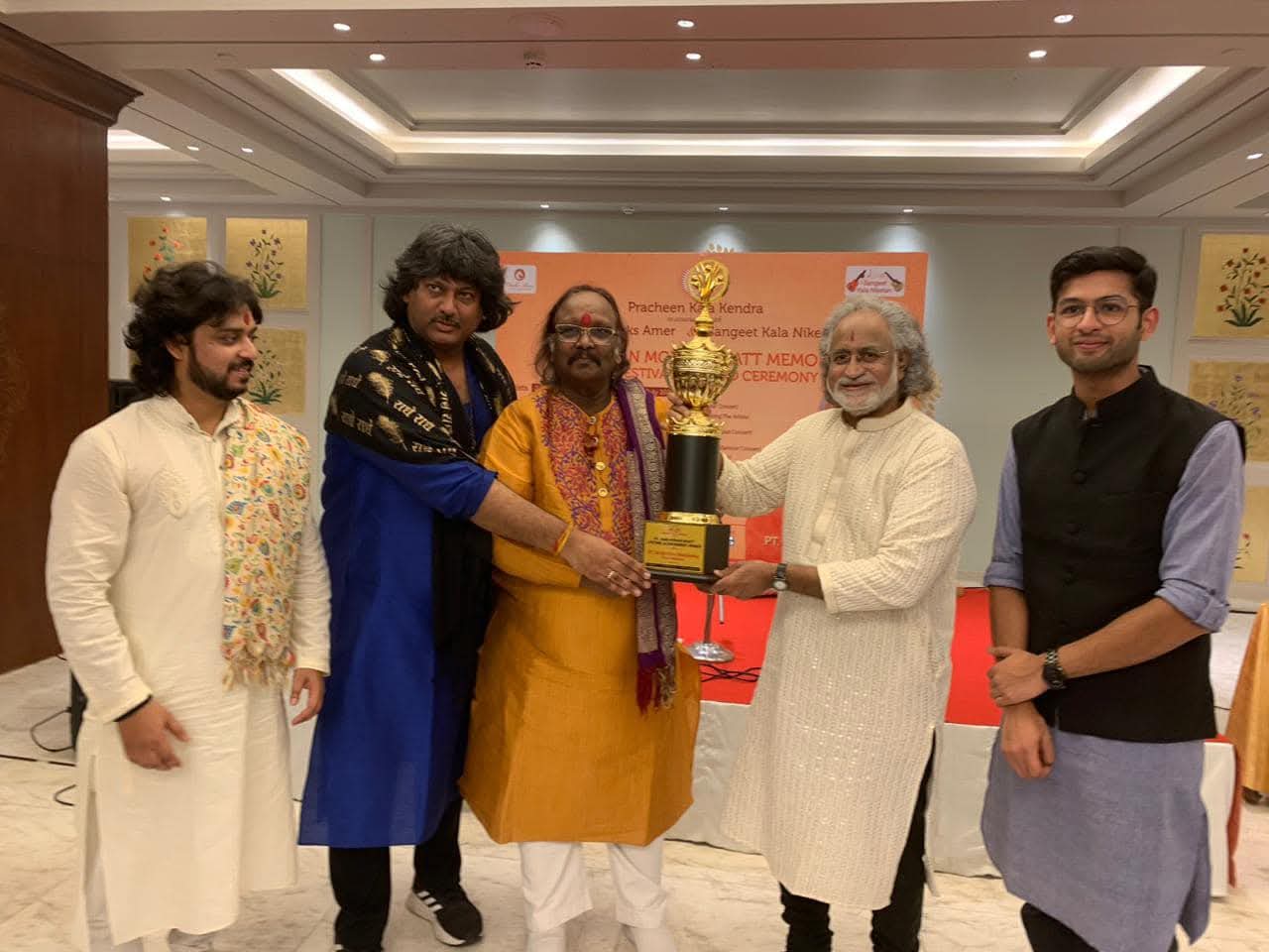 Guruji recieving Award