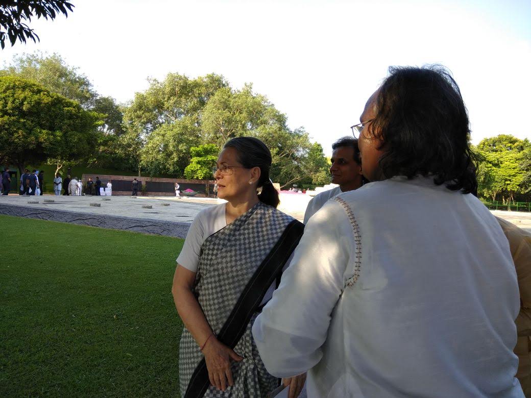 Guruji with Sonia Gandhi