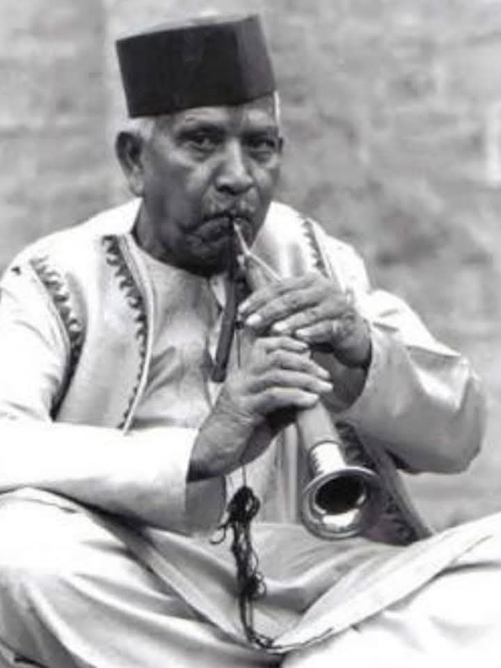 Pt Raghunath Prasanna Ji Playing shehnai